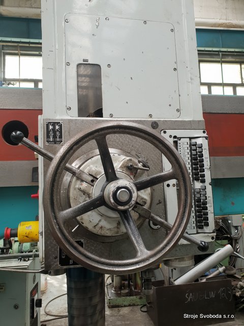 Vrtačka otočná VO 63 (9523 VYMENIT - Radial Drilling machine VO 63 (13).jpg)